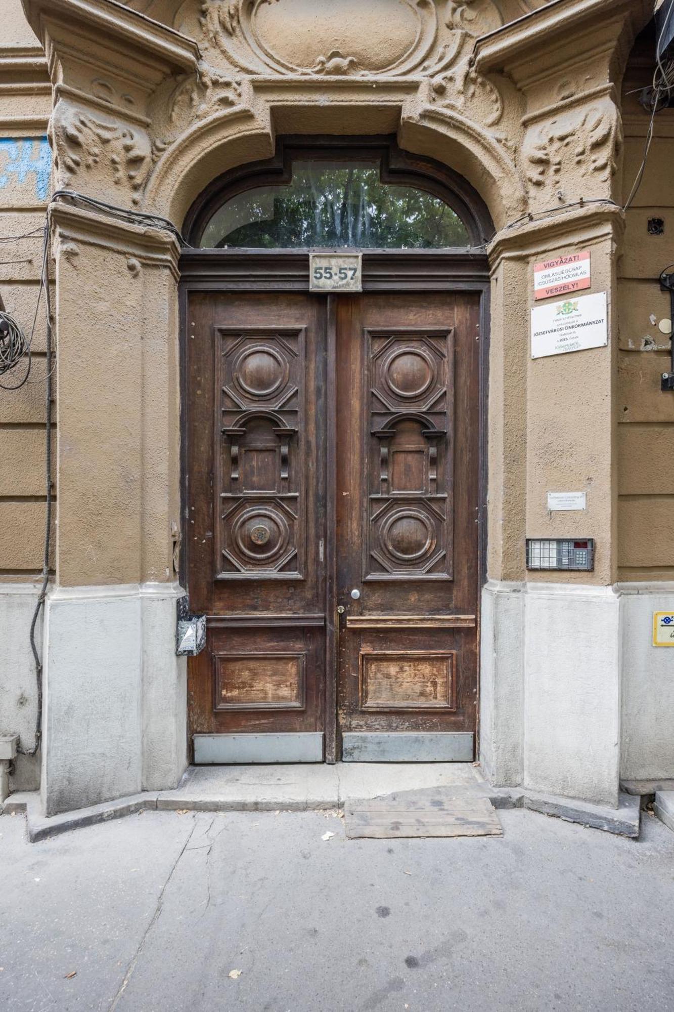 Oasis - Modern Charm, Timeless Comfort Appartement Budapest